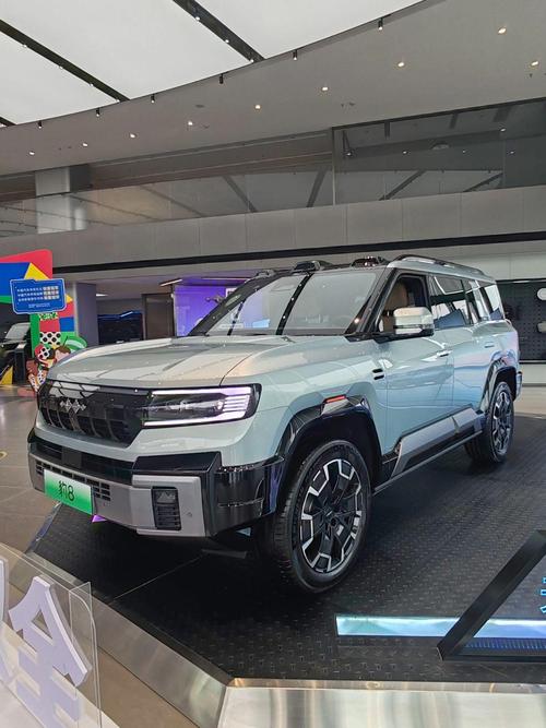 重庆68比亚迪方程豹硬派越野的爆款，英菲尼迪35周年与你共成长